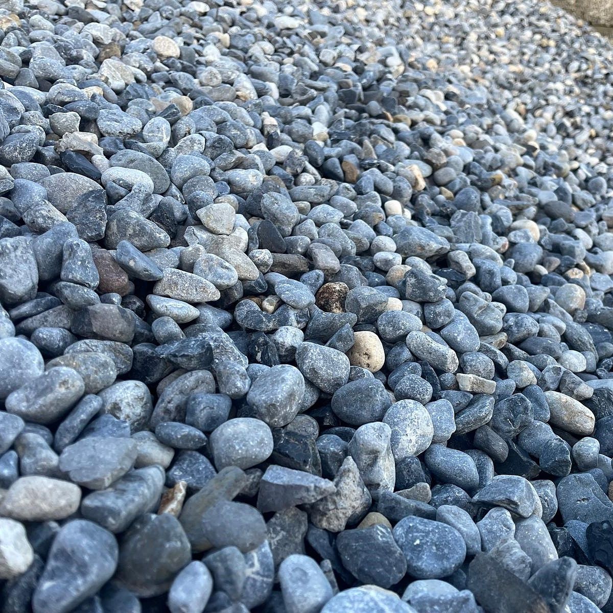 Ocean Blue Pebbles 20mm Ocean Blue Pebbles 20mm