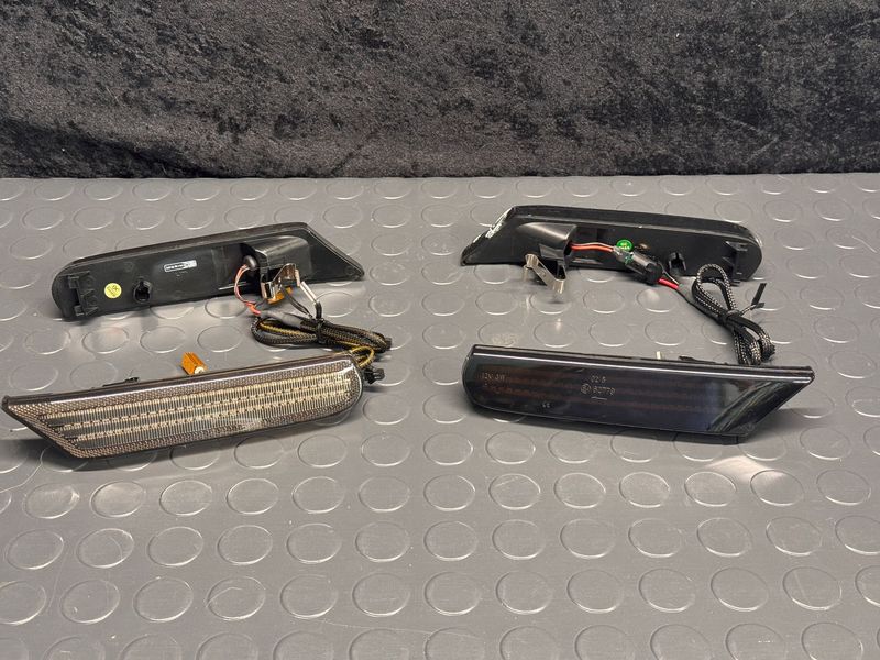 996.2 Blinking LED side markers 996.2 Blinking LED side markers