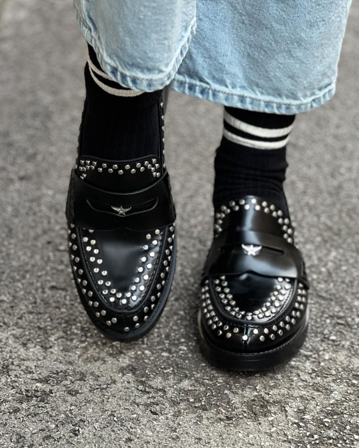 JESSIE SIYAH AKAYAKKBI