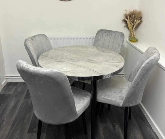 High Gloss Round Wooden + 4 Velvet Chairs