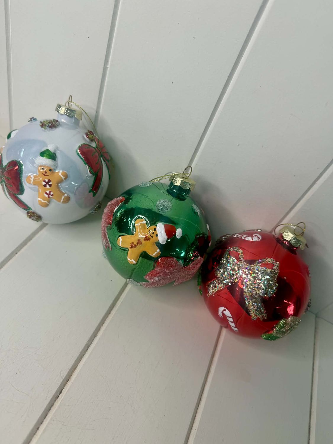 Christmas Motif Glass Bauble – 10cm