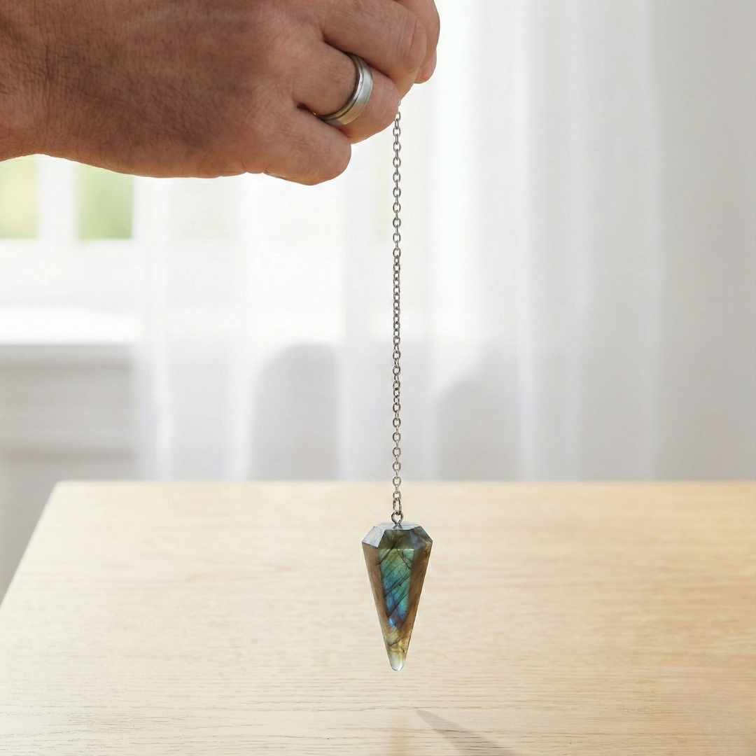 Pendule Labradorite forme Cône