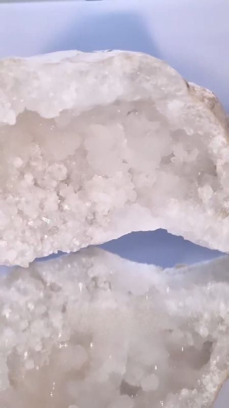 Géode Quartz Supérieure numéro 35 Géode Quartz Supérieure numéro 35