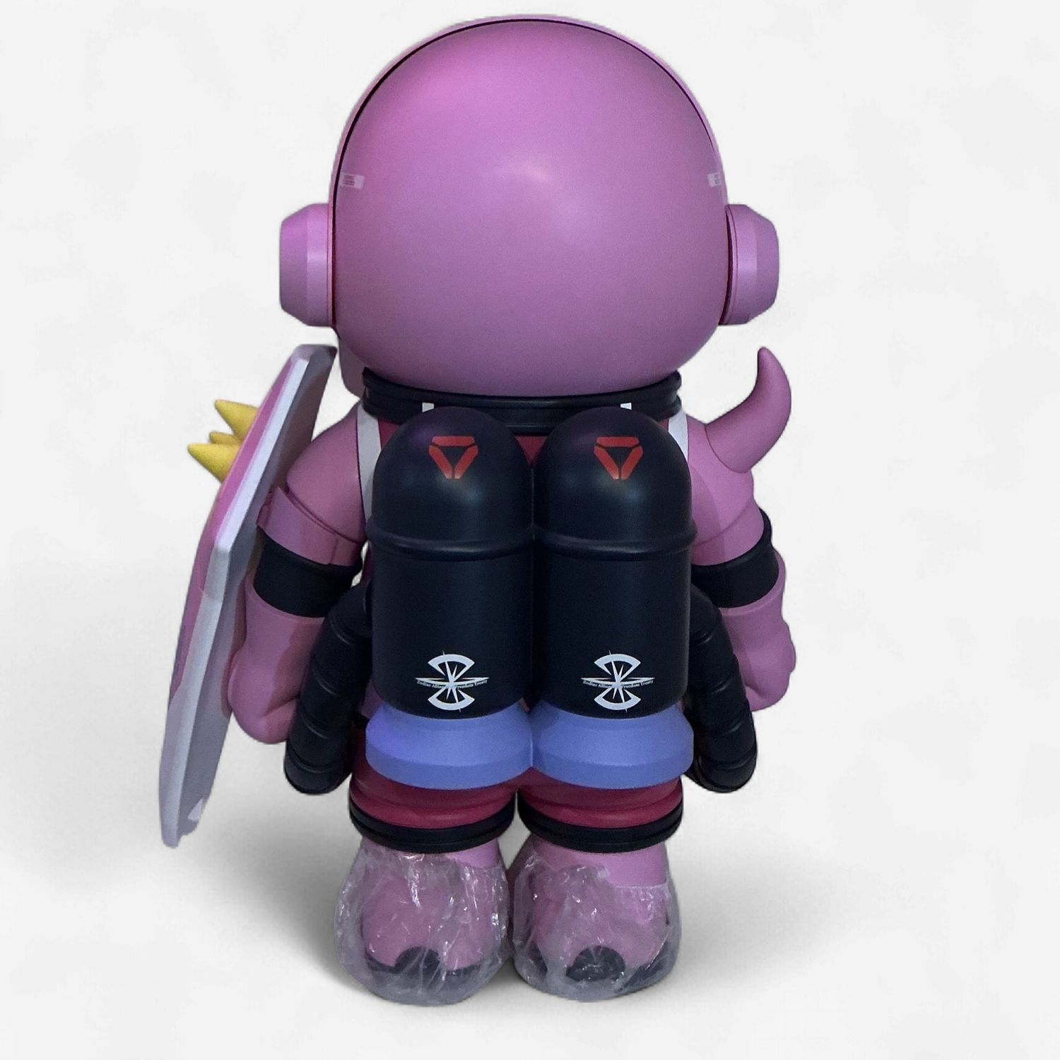 POP MART MEGA SPACE MOLLY 1000% — Zaku Warrior Edition