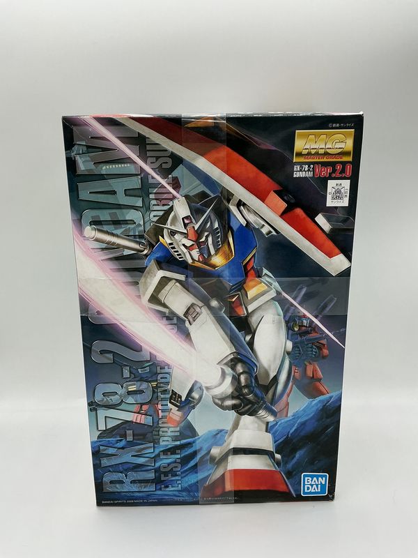 MG 1/100 RX-78-2 Gundam Ver. 2.0 Model Kit – Bandai Master Grade
