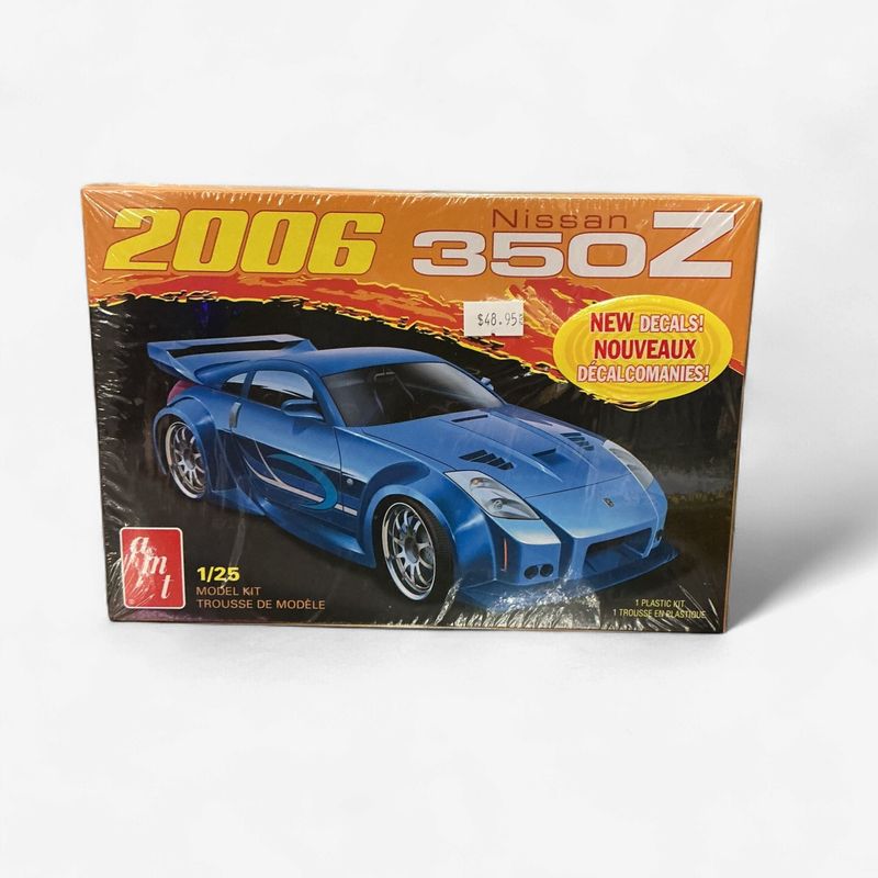 2006 Nissan 350Z 1/25 Scale Plastic Model Kit – AMT