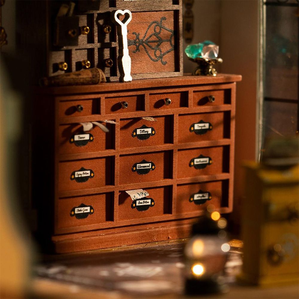 Rolife Mystic Archives Series: Kiki’s Magic Emporium