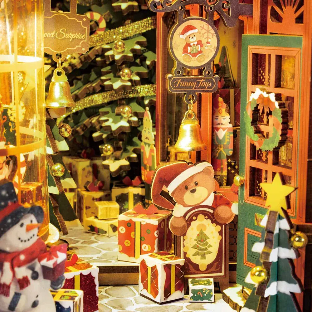 Rolife Book Nook &amp; Wonderland Christmas Street
