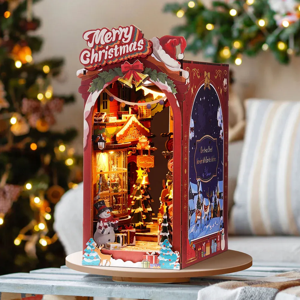 Rolife Book Nook &amp; Wonderland Christmas Street