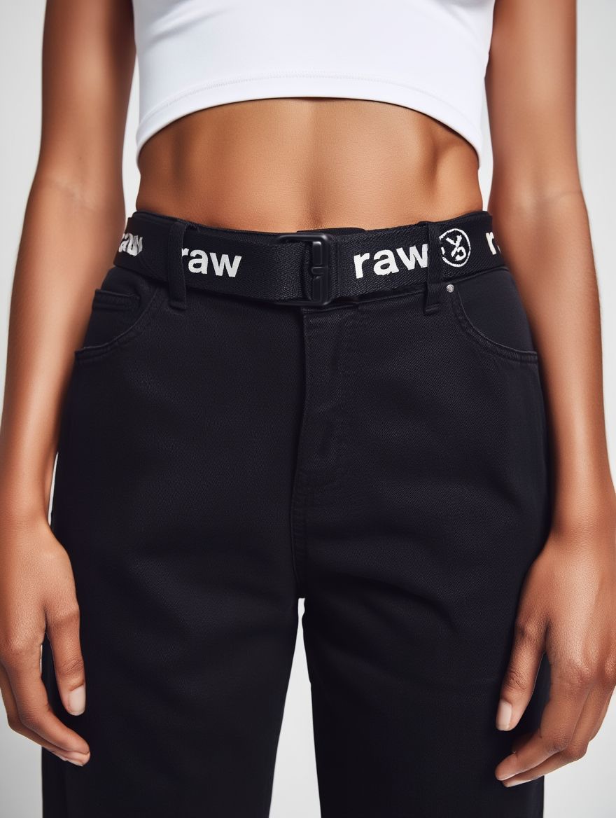 Jogger Pants „Black Urban Flow“ – Minimalistische Damenhose im modernen Streetstyle-Look Jogger Pants „Black Urban Flow“ – Minimalistische Damenhose im modernen Streetstyle-Look