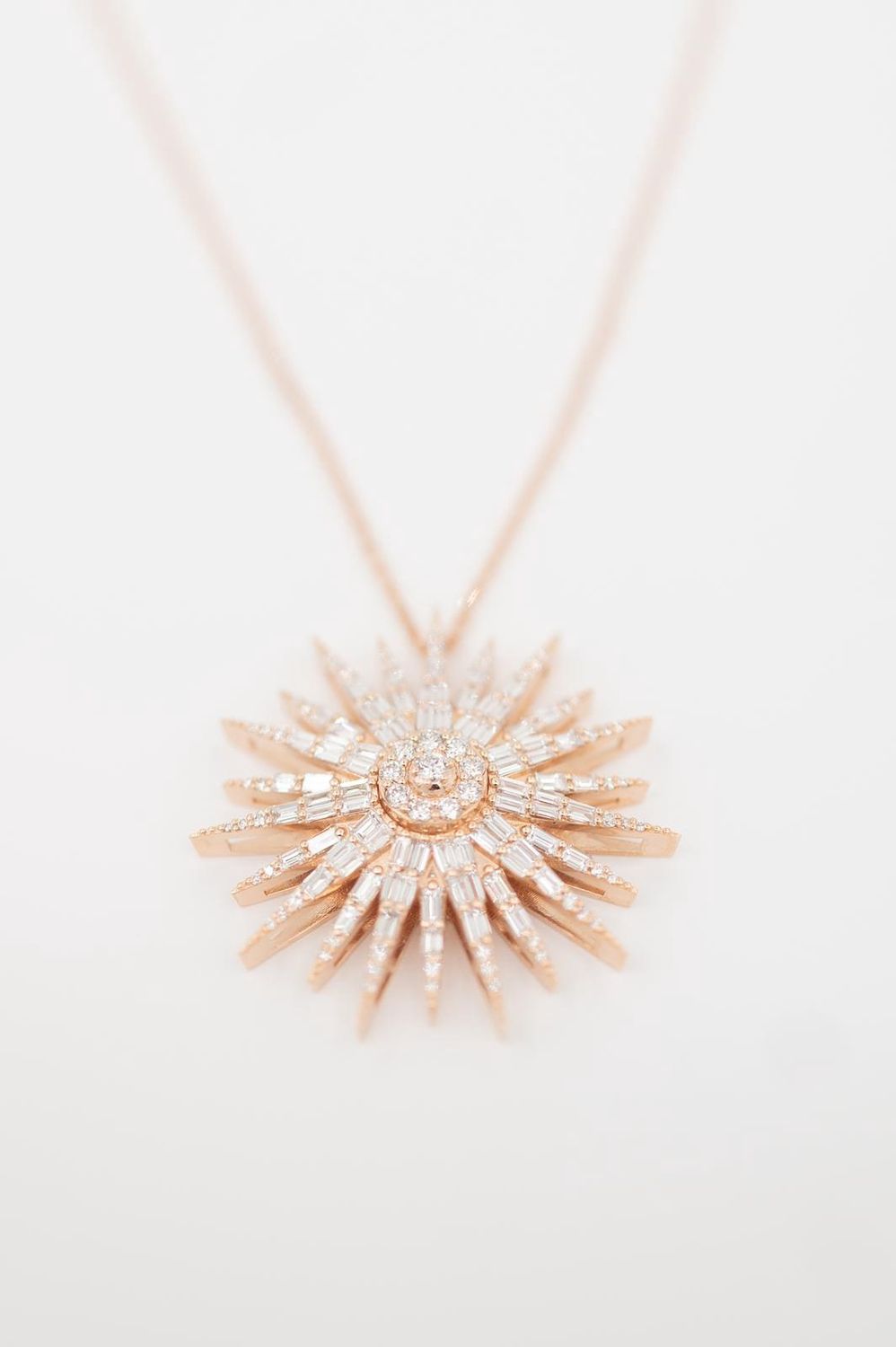 Necklace Star with Diamonds and Baguette