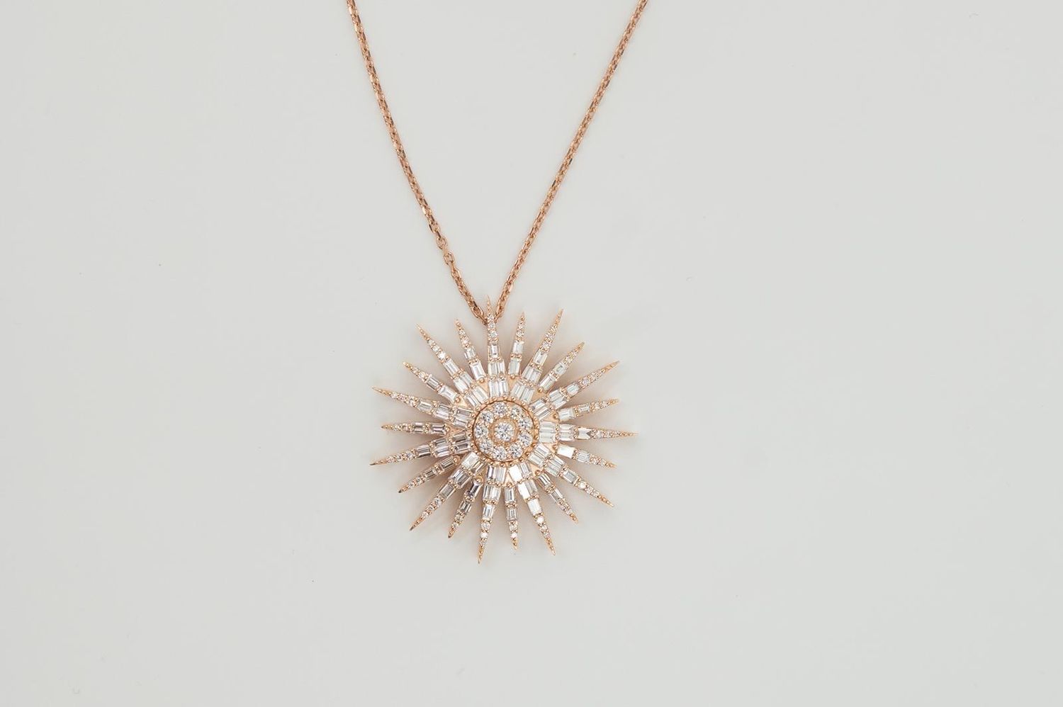 Necklace Star with Diamonds and Baguette