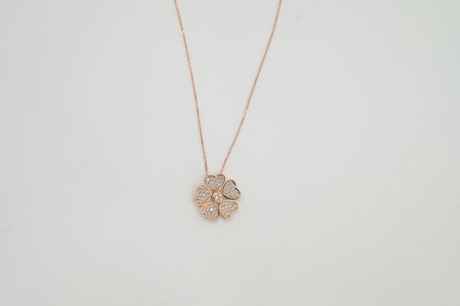 Necklace Clover Leaf with Diamonds
