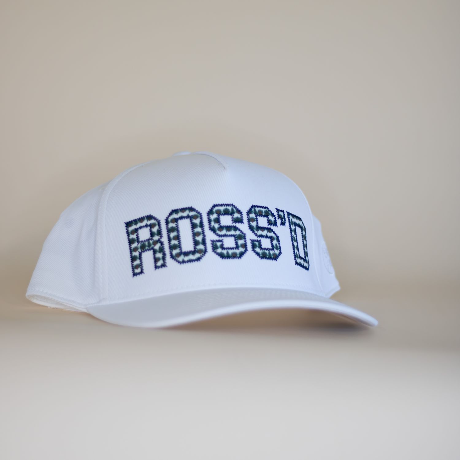 G Fore ROSS'D Hat, Attribute 1: White, Attribute 2: Tri Logo Text, Attribute 3: PN
