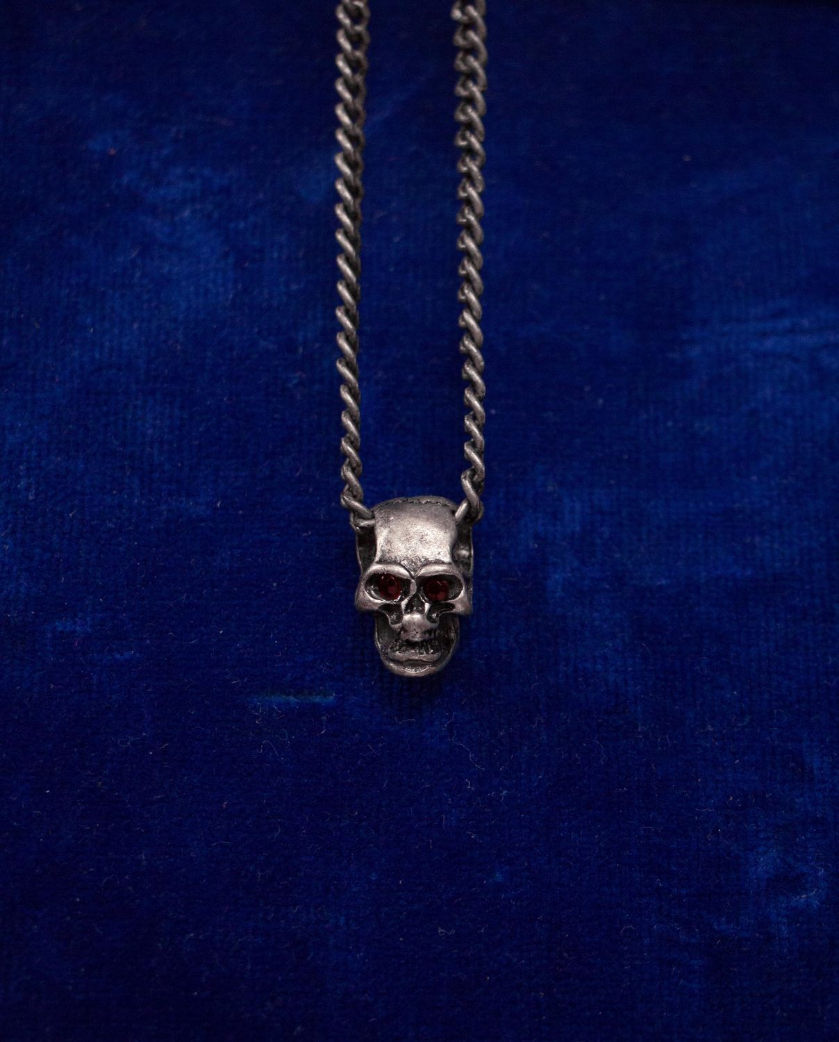 Skull Head Necklace w/ Dark Red Eyes