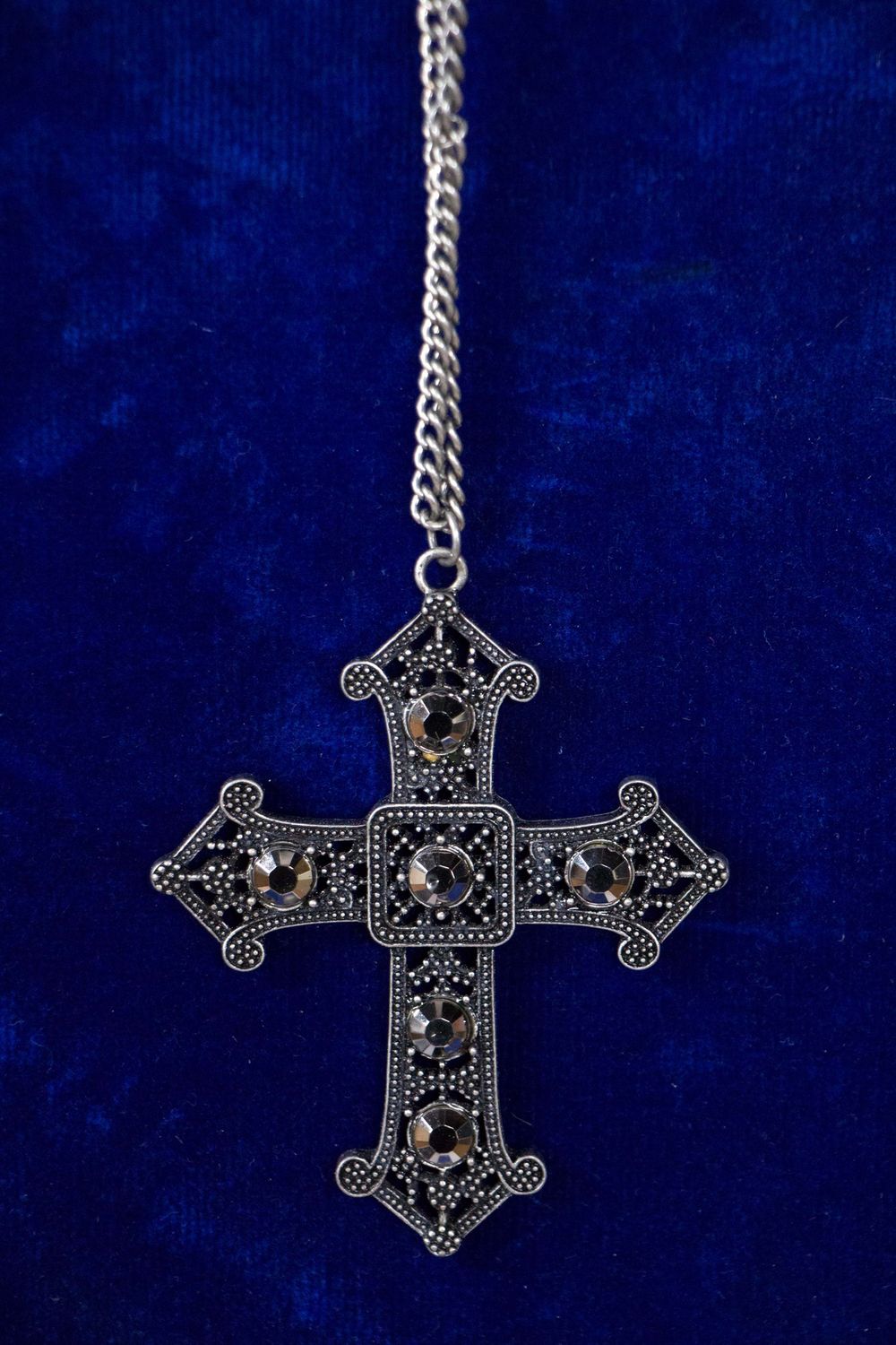 Big Burn Silver Cross Necklace w/Dark Rhinestones