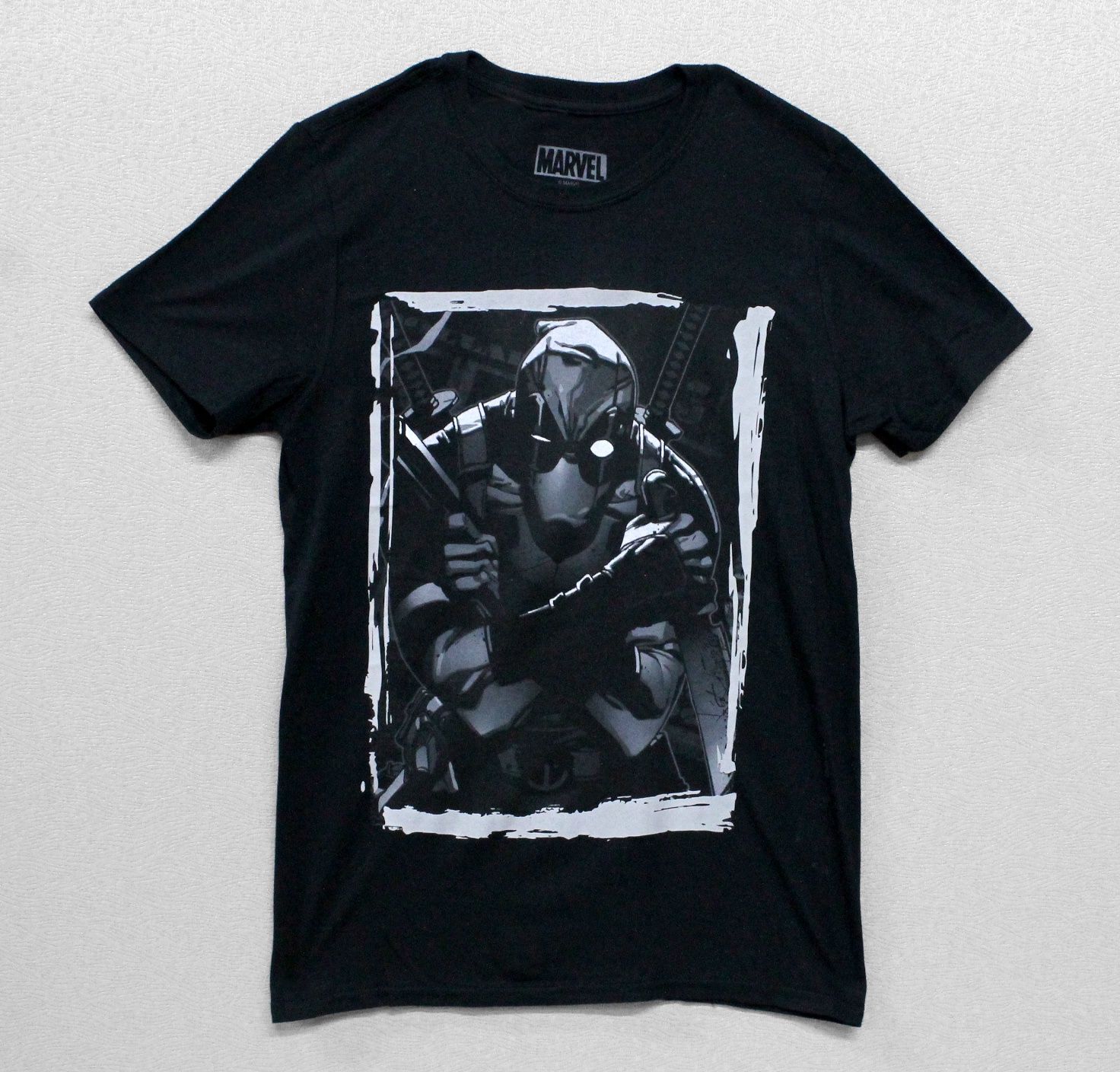 Deadpool Holding Sword and Gun - Black