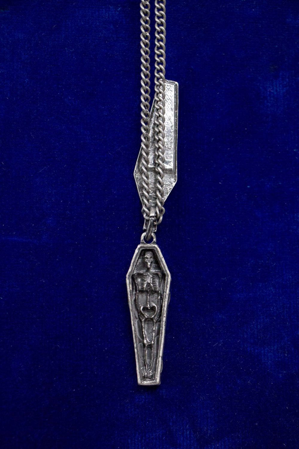 Coffin Necklace w/Skeleton Inside Necklace