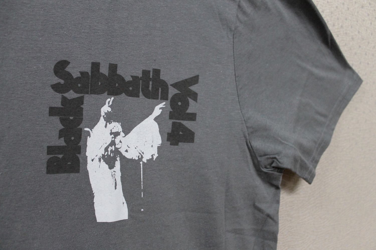 Black Sabbath Vol 4 Chest Logo - Grey