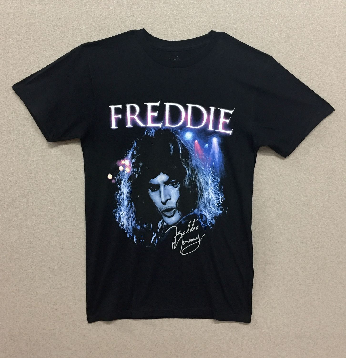 Queen-Freddie Blue Glow