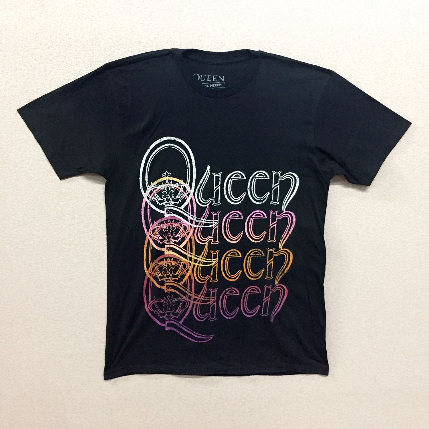 Queen Repeat Logo Gradient - Black