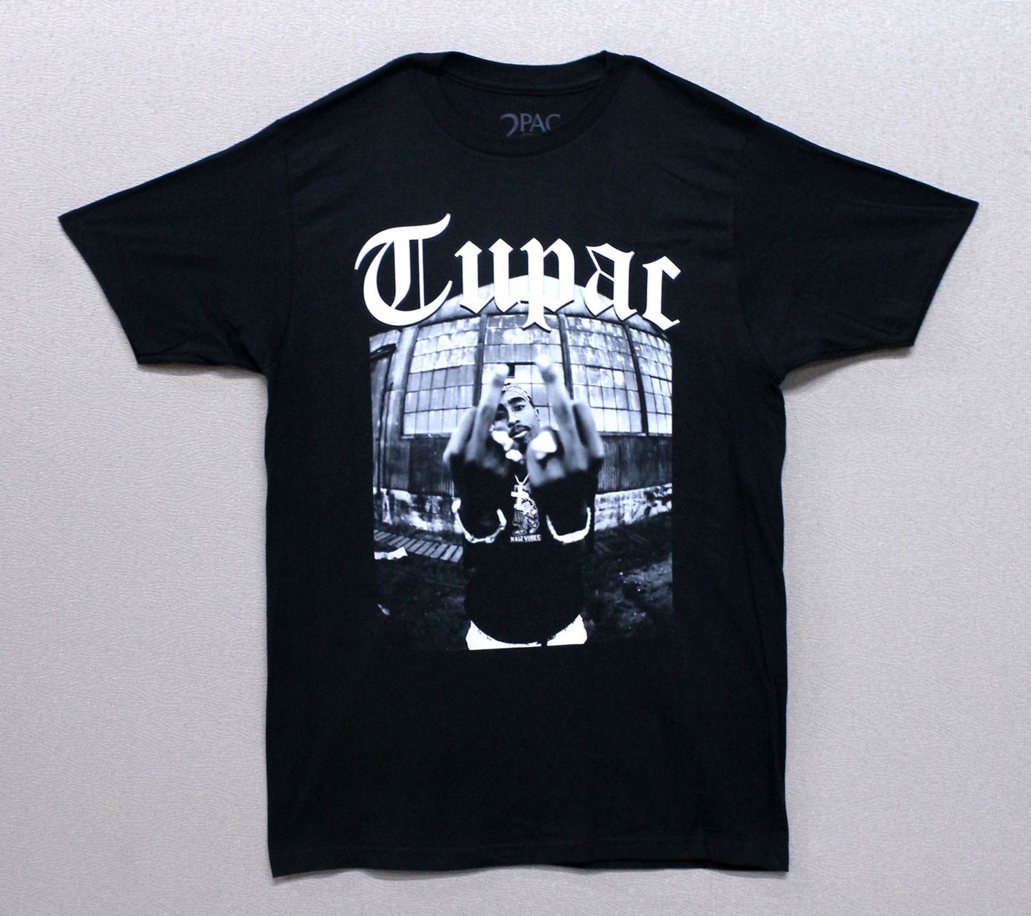 Tupac - Middle Fingers - Black