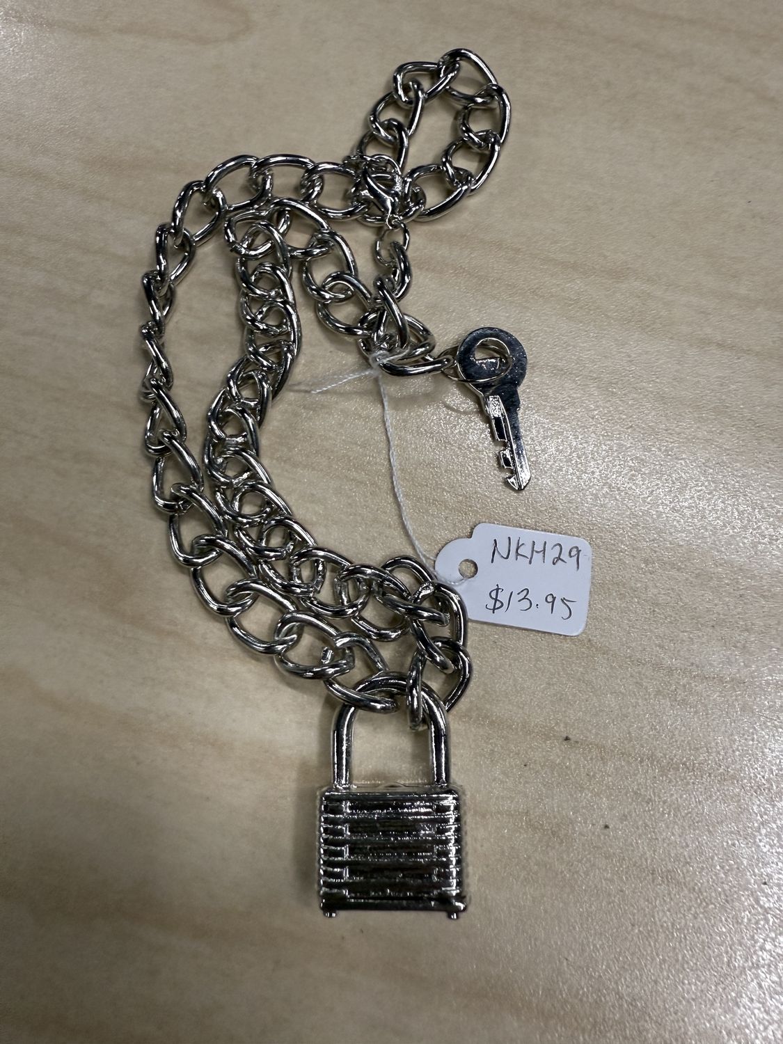 Ribbed Padlock w/ Key Chain Necklace