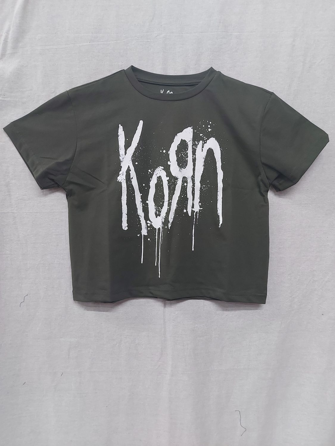 Korn - Spray Logo Women's Crop - ARMY GREEN