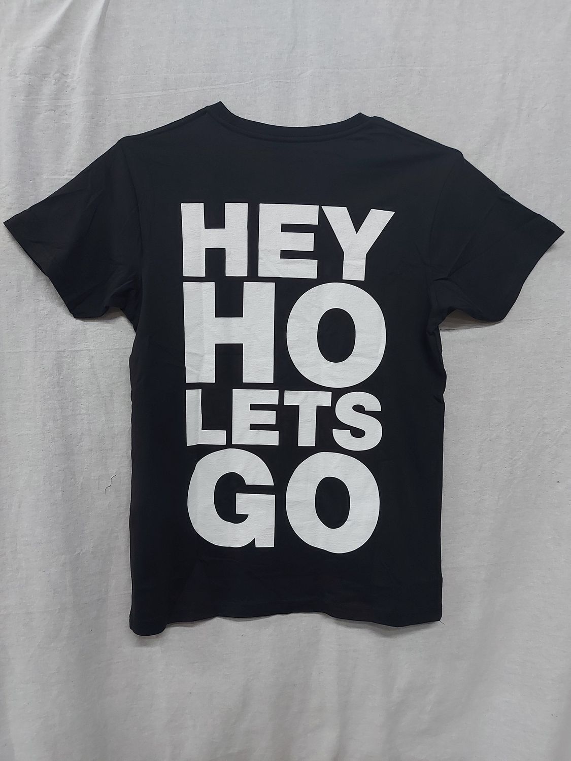 Ramones "Hey Ho" Seal W/ Backprint - BLK