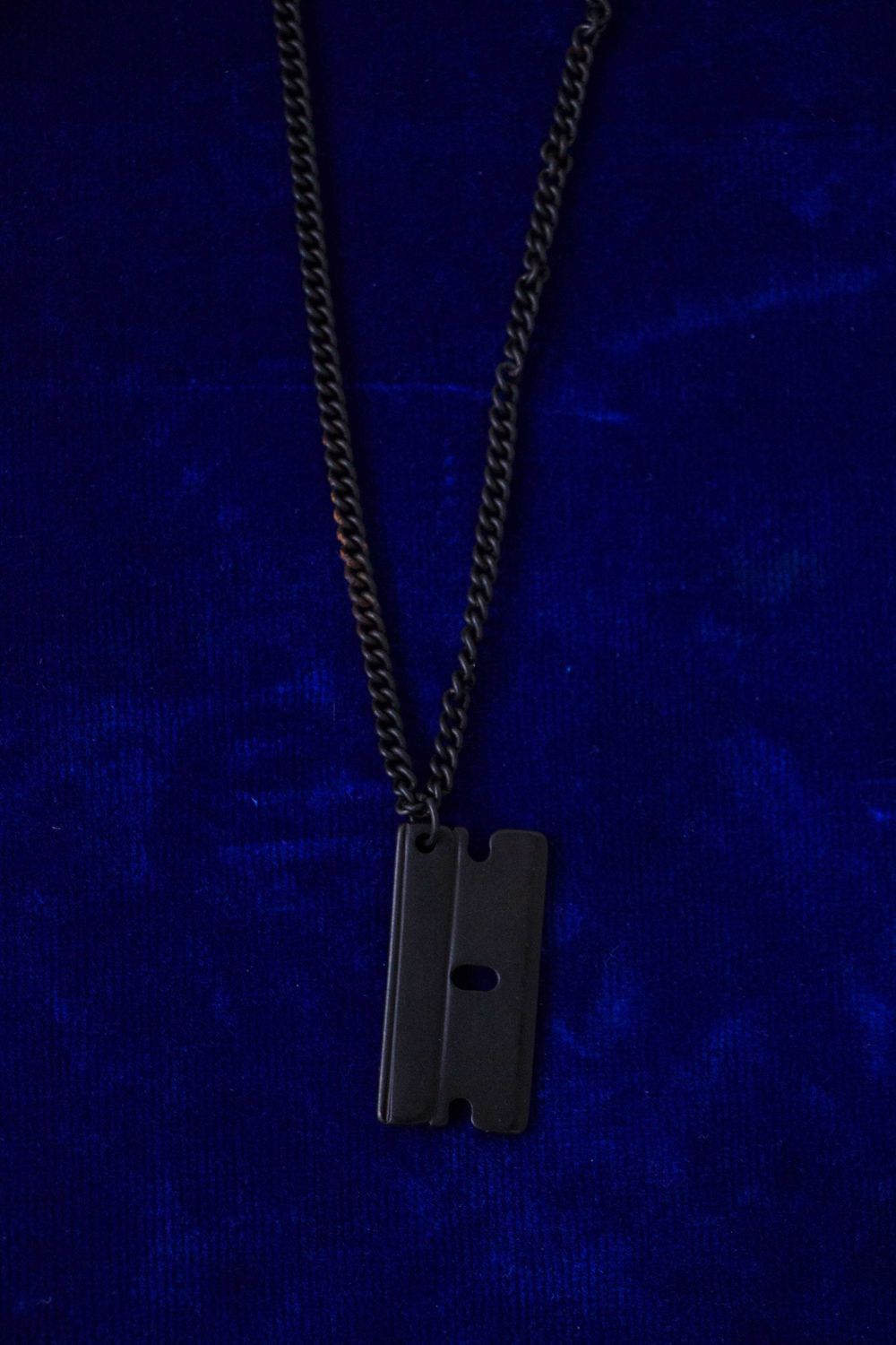 Hematite Razor Blade w/ Matte Blk Chain Necklace
