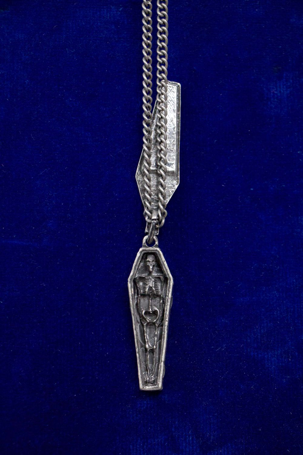 Coffin Necklace w/Skeleton Inside Necklace