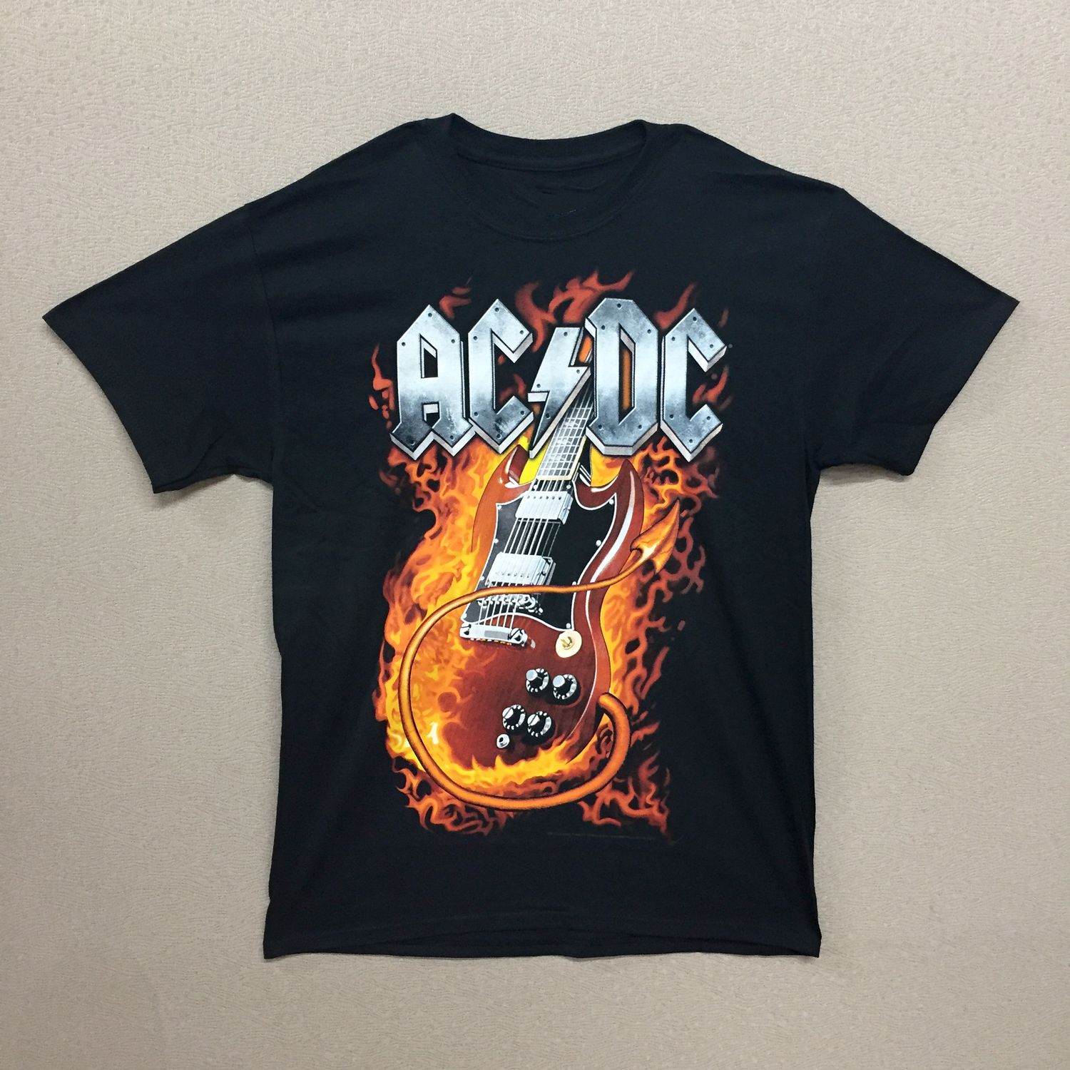 AC/DC Thunderstruck Guitar in Flames - Black
