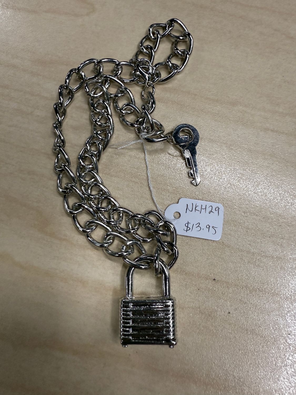 Ribbed Padlock w/ Key Chain Necklace