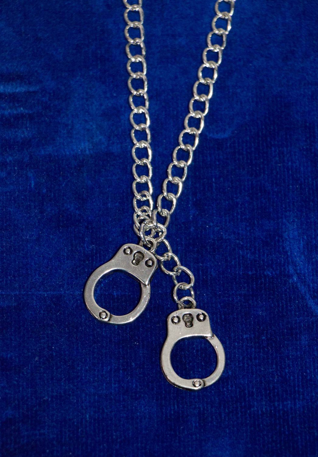 Medium Silver Unlinked Handcuffs Necklace