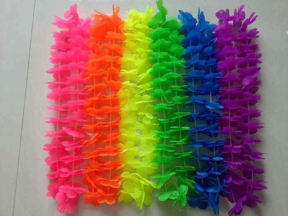 Colorful Hawaiin Plastic Lei