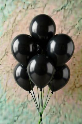 7 COUNT black LATEX BALLOONS