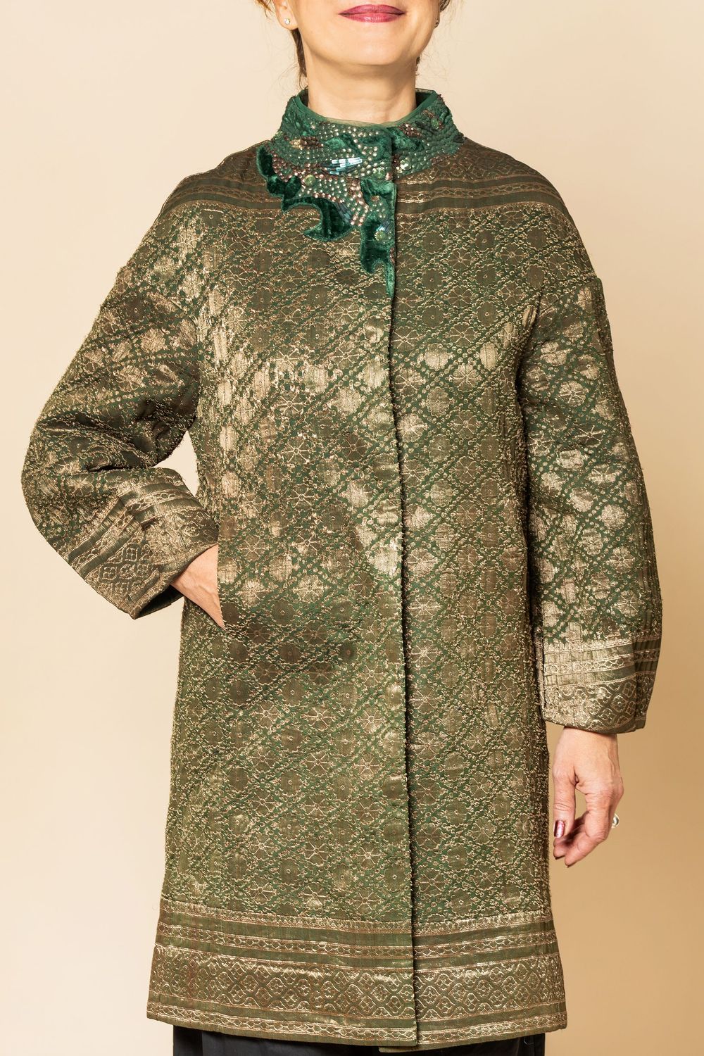 Cappotto trapuntato, serie broccato colore verde e oro, taglia: M (spalle42-lunghezza 94)