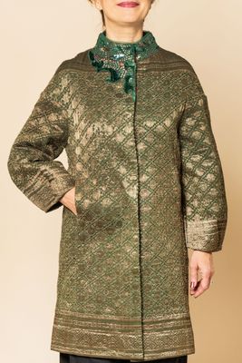 Cappotto trapuntato, serie broccato colore verde e oro