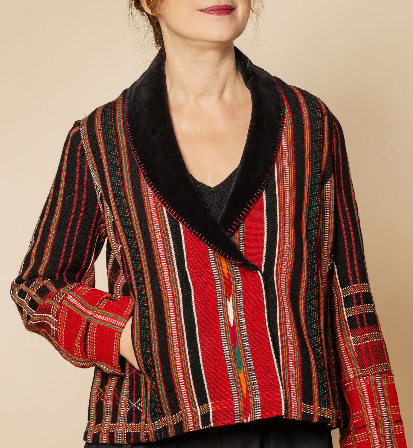 Giacca in lana, tessuta a mano colore nero