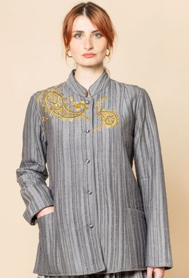Giacca ricamata, serie seta colore grigio