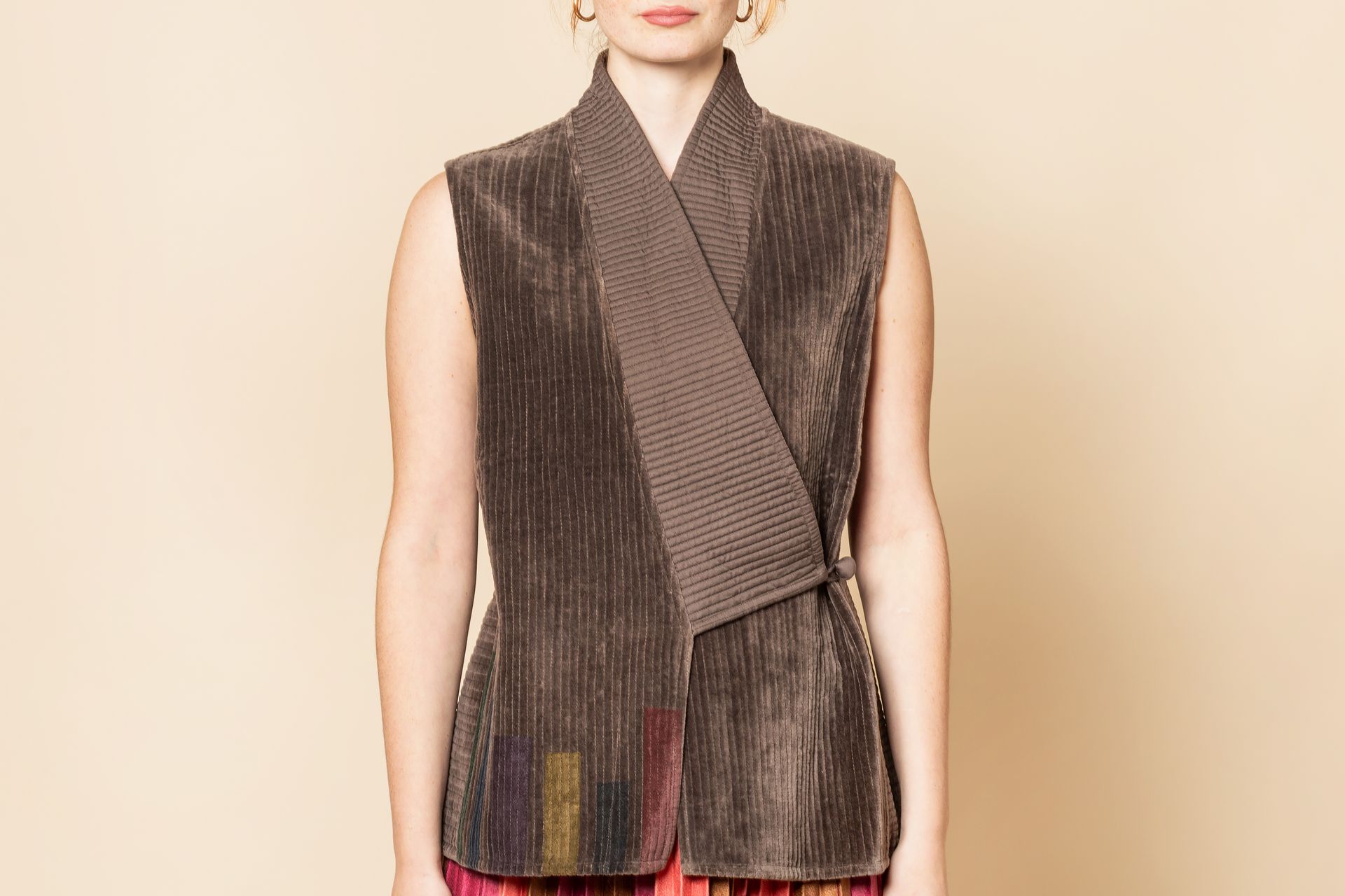 Gilet tibetano, serie velluto colore tortora