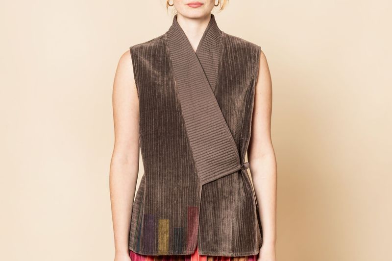 Tibetan dove-grey vest, velvet series