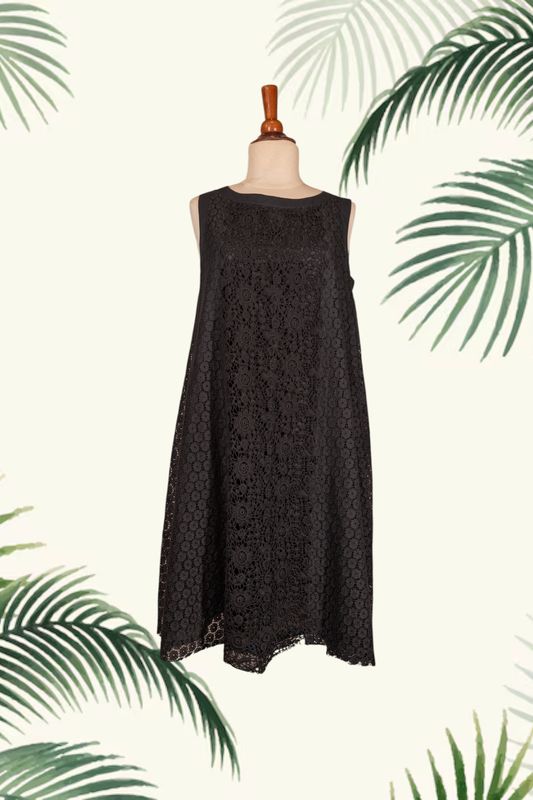 Tubino svasato in pizzo nero macramé
