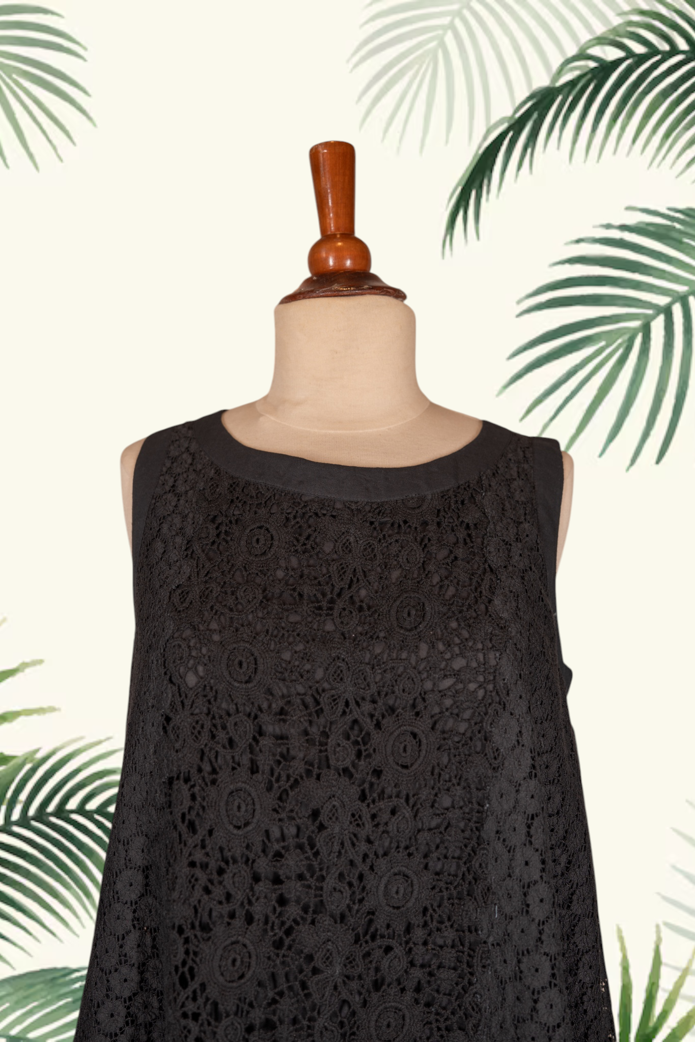 Tubino svasato in pizzo nero macramé