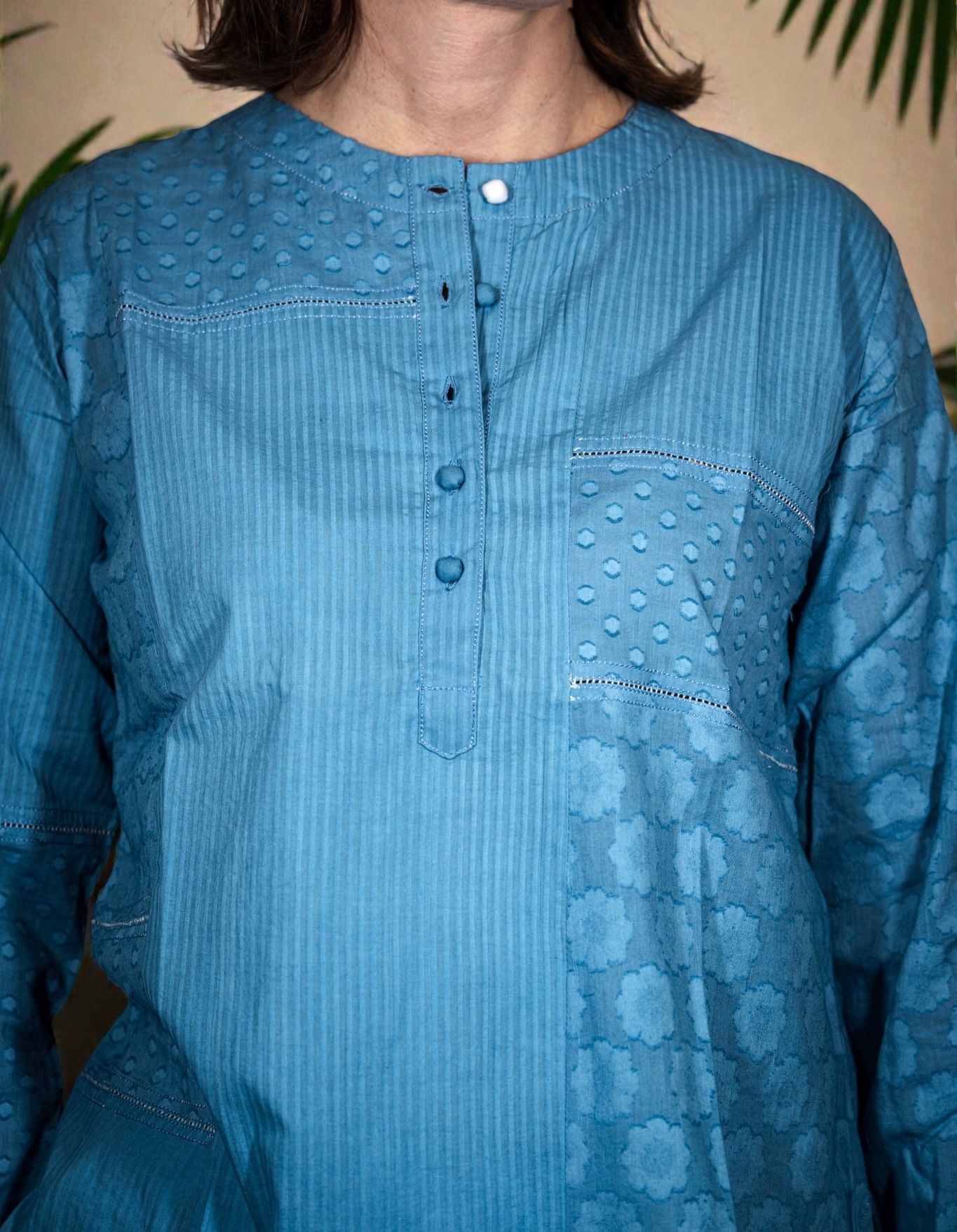 Camicia/tunica in mussola di cotone con bluette patchwork