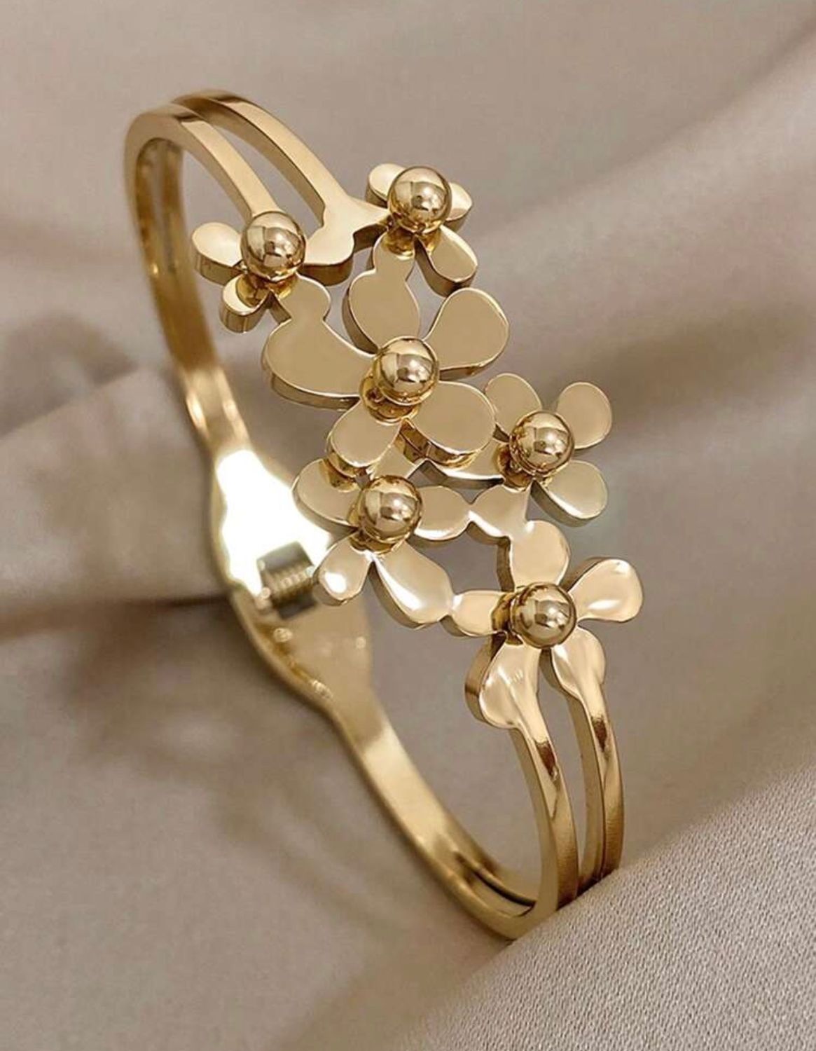 Bracelet Fleuri Élégance Dorée Bracelet Fleuri Élégance Dorée