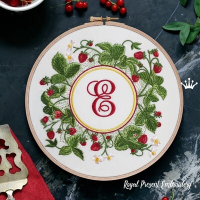 Realistic Strawberry Wreath Machine Embroidery Design - 2 Sizes
