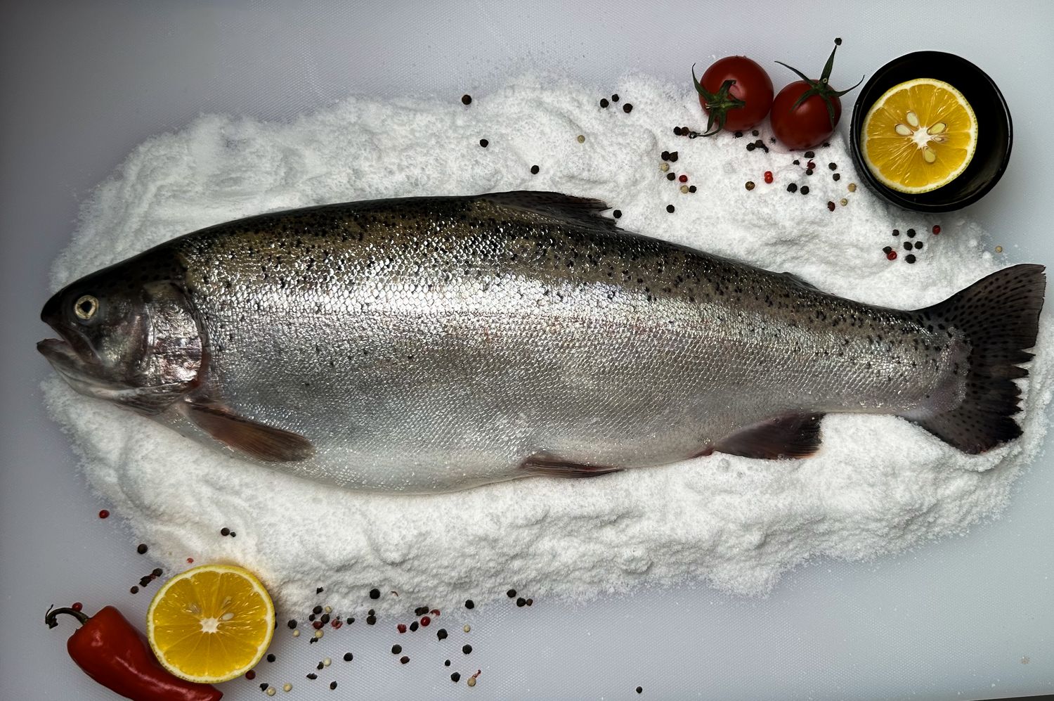 Тушка лосося целая охлажденная (Турция) 1 кг