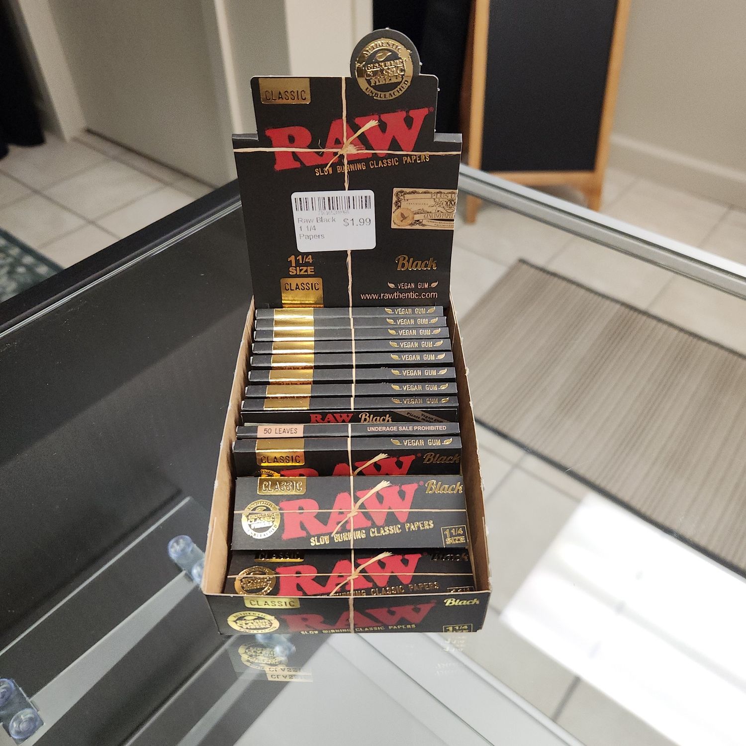 Raw Black 1 1/4 Papers