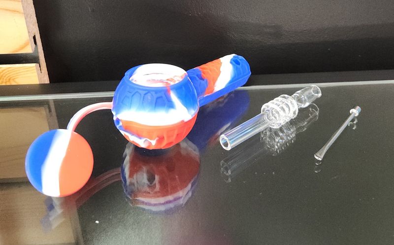 Silicone Pipe w/ Lid